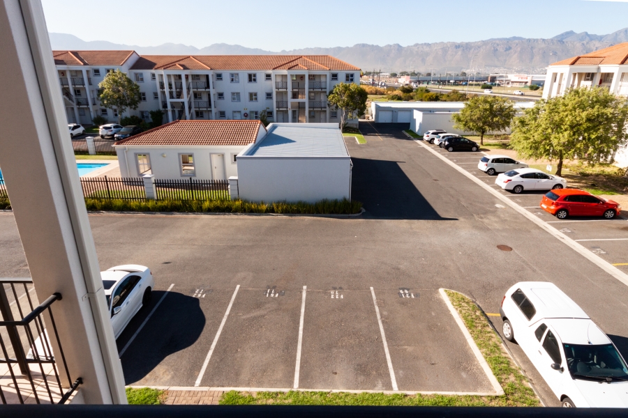 To Let 2 Bedroom Property for Rent in Heritage Park Western Cape